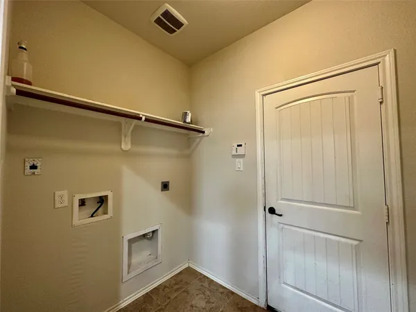 $2,100 | 8622 Sweet Pasture Drive, Tomball, TX 77375