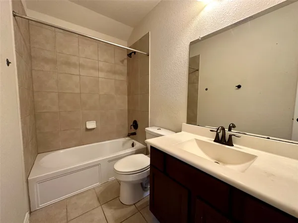 $2,100 | 8622 Sweet Pasture Drive, Tomball, TX 77375