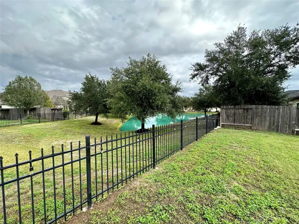$2,100 | 8622 Sweet Pasture Drive, Tomball, TX 77375
