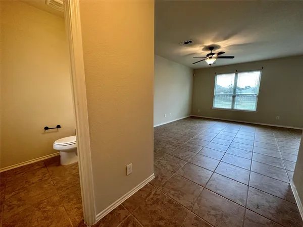 $2,100 | 8622 Sweet Pasture Drive, Tomball, TX 77375