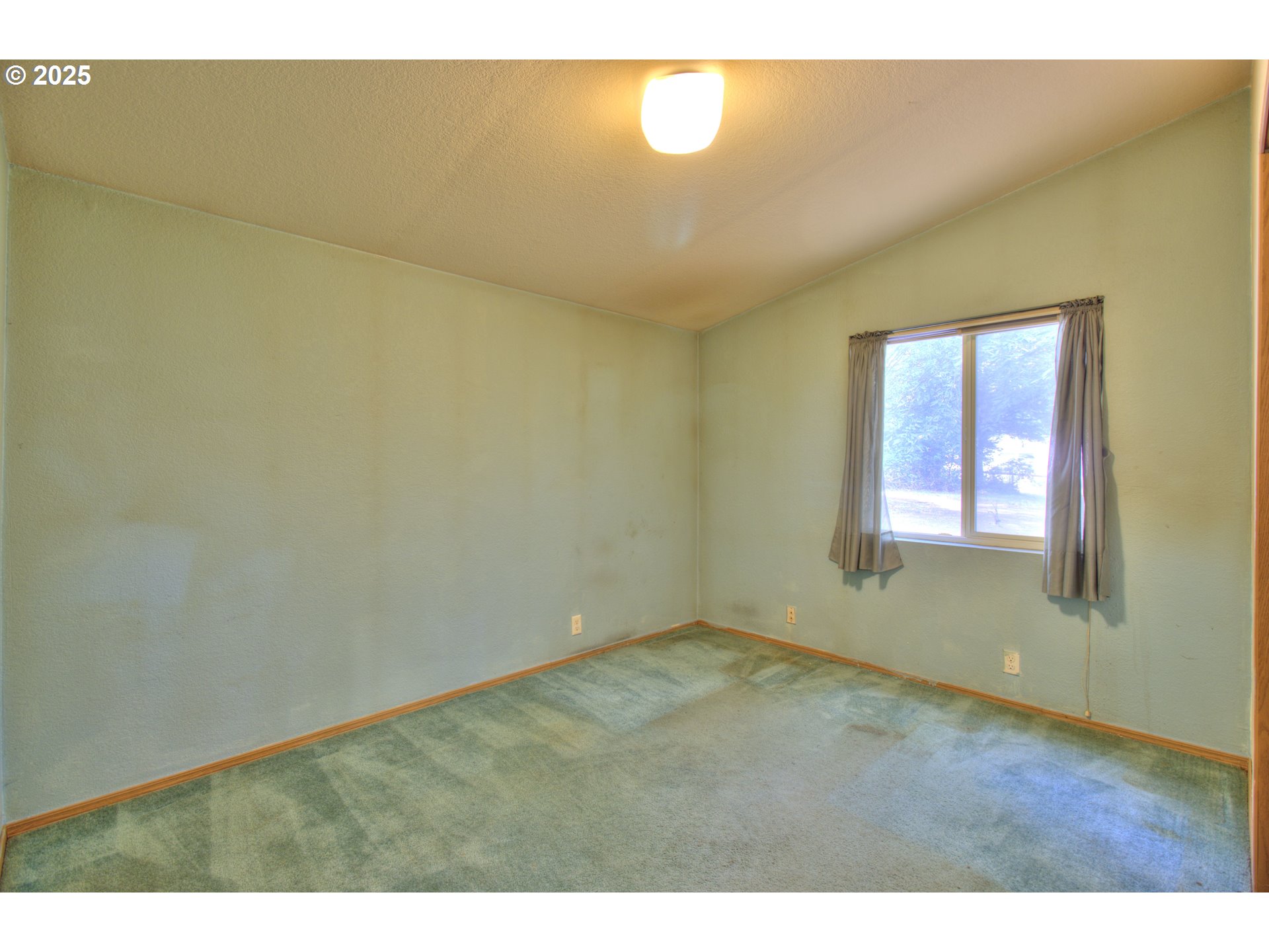 95110 North Bank Rogue River Road Gold Beach, OR 97444 - Photo 17 of 27 Gallery Image 17