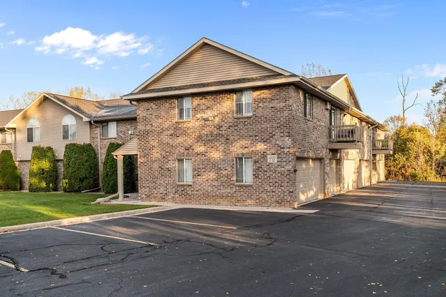 $230,000 | 3333 North Casaloma Drive, Unit 9, Appleton, WI 54913