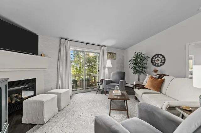 $230,000 | 3333 North Casaloma Drive, Unit 9, Appleton, WI 54913