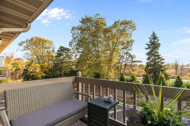 $230,000 | 3333 North Casaloma Drive, Unit 9, Appleton, WI 54913