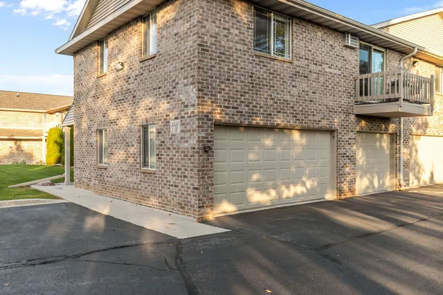 $230,000 | 3333 North Casaloma Drive, Unit 9, Appleton, WI 54913