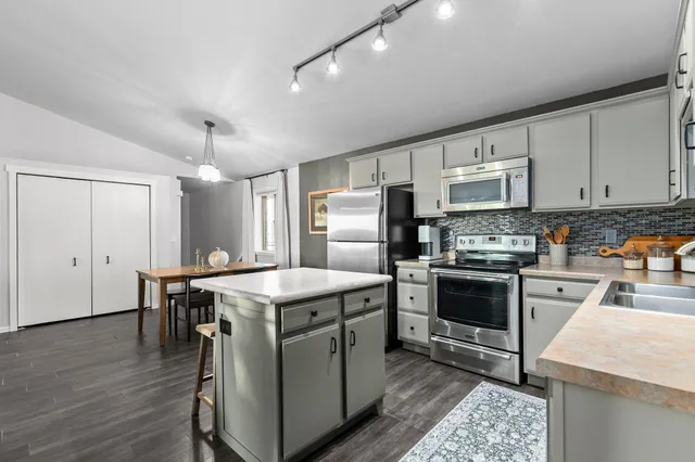 $230,000 | 3333 North Casaloma Drive, Unit 9, Appleton, WI 54913