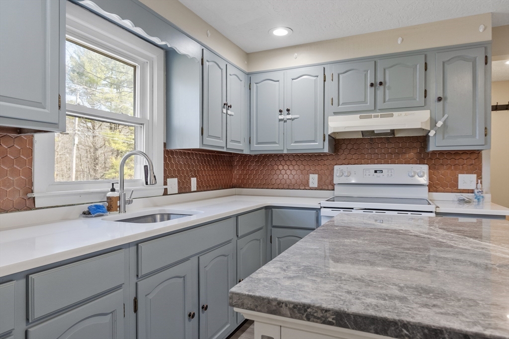 511 East County Road Rutland, MA 01543 - Photo 3 of 42