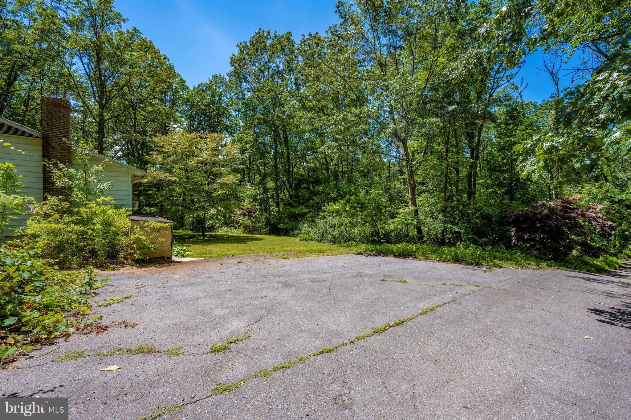 2049 Long Corner Road Mount Airy, MD 21771 - Photo 9 of 69