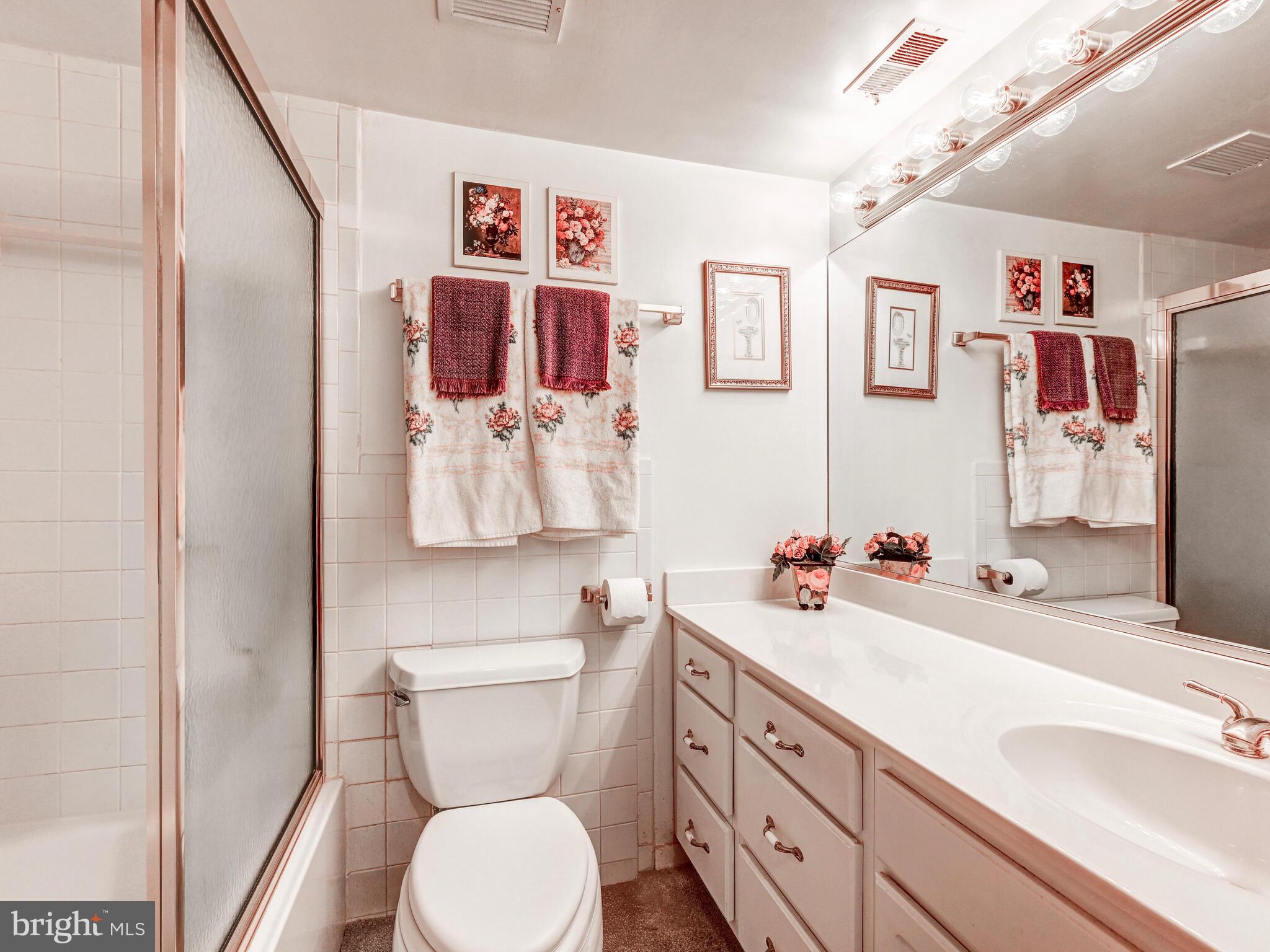 7 Slade Avenue, Unit 619 Baltimore, MD 21208 - Photo 19 of 25 Hall Bath