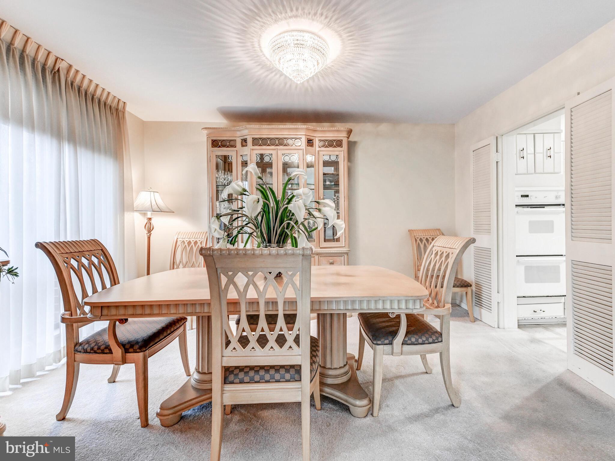 7 Slade Avenue, Unit 619 Baltimore, MD 21208 - Photo 9 of 25 Dining Room