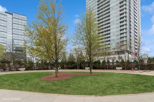 $465,000 | 660 West Wayman Street, Unit 501, Chicago, IL 60661