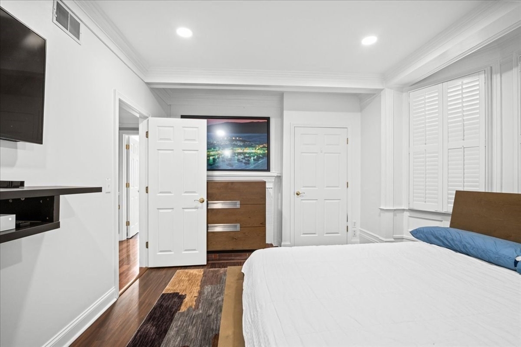40 Elm Street, Unit 1 Worcester, MA 01609 - Photo 19 of 35