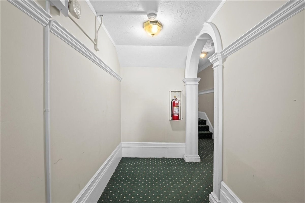40 Elm Street, Unit 1 Worcester, MA 01609 - Photo 26 of 35