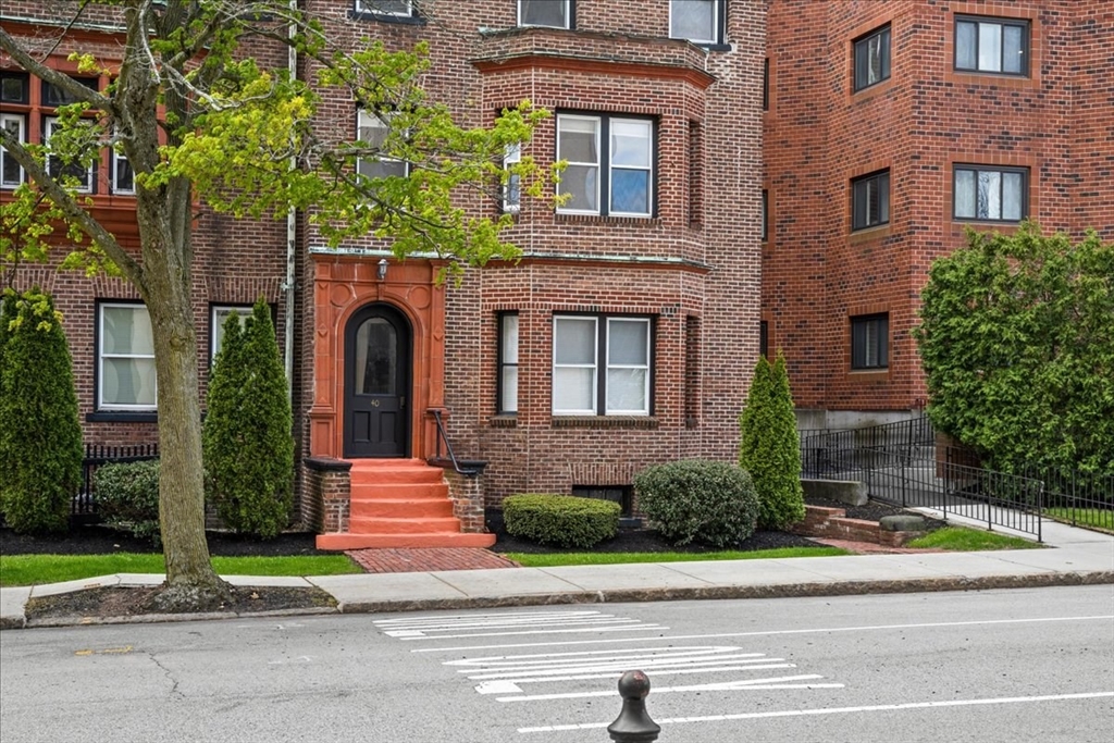 40 Elm Street, Unit 1 Worcester, MA 01609 - Photo 35 of 35