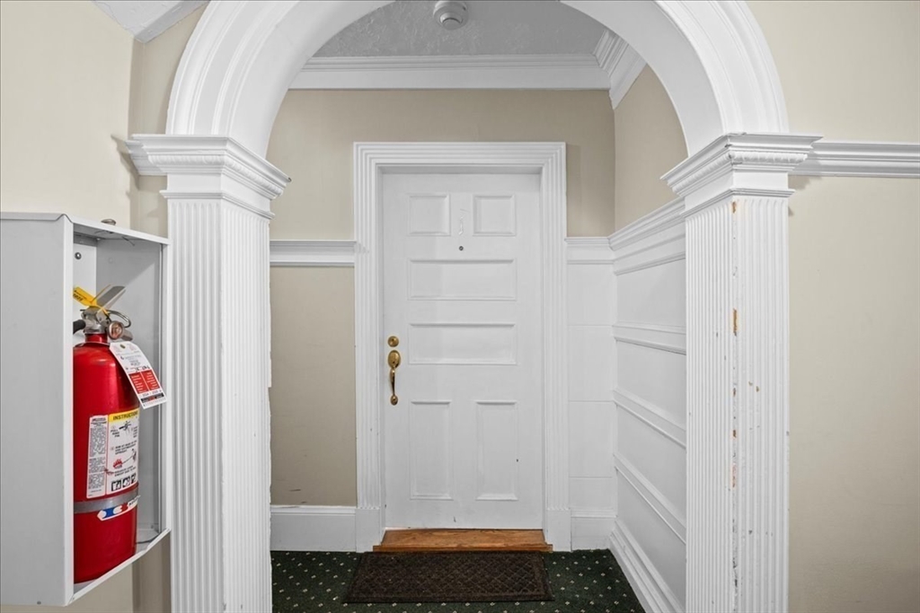 40 Elm Street, Unit 1 Worcester, MA 01609 - Photo 5 of 35