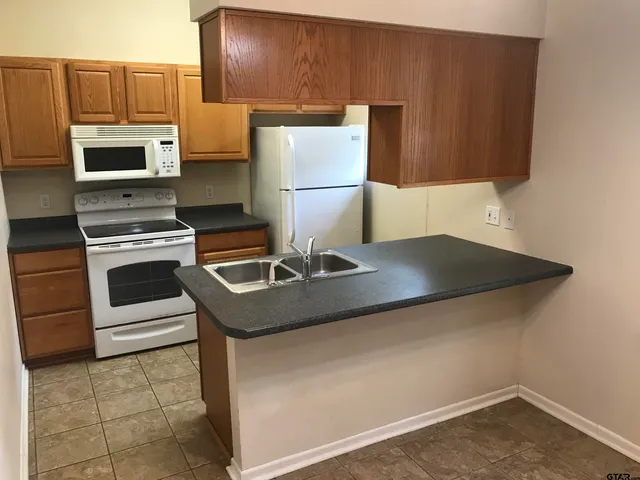 $1,195 | 19044 FM 2493, Flint, TX 75762