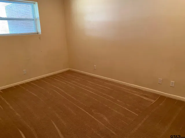 $1,195 | 19044 FM 2493, Flint, TX 75762