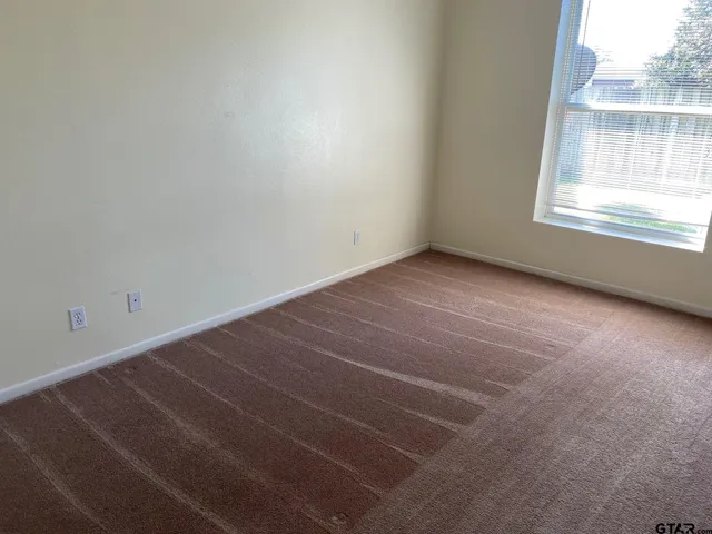 $1,195 | 19044 FM 2493, Flint, TX 75762