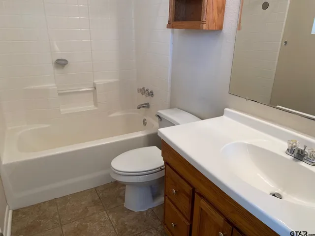 $1,195 | 19044 FM 2493, Flint, TX 75762