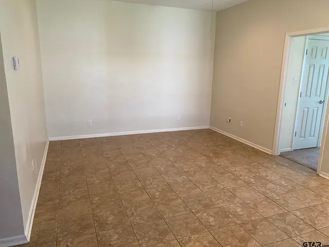 $1,195 | 19044 FM 2493, Flint, TX 75762