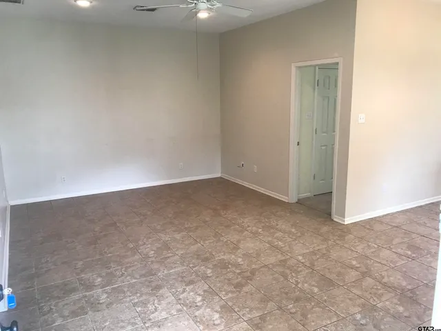 $1,195 | 19044 FM 2493, Flint, TX 75762