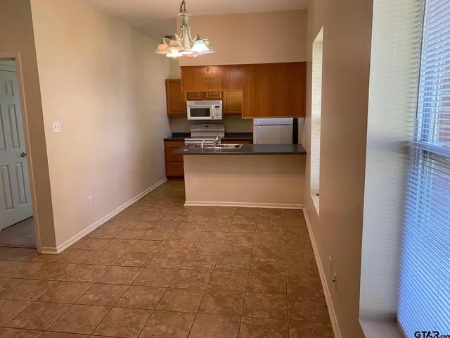 $1,195 | 19044 FM 2493, Flint, TX 75762