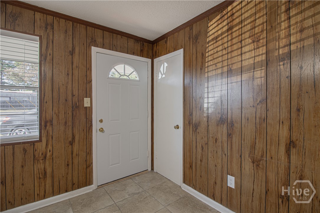 7116 Skidaway Road Savannah, GA 31406 - Photo 3 of 27