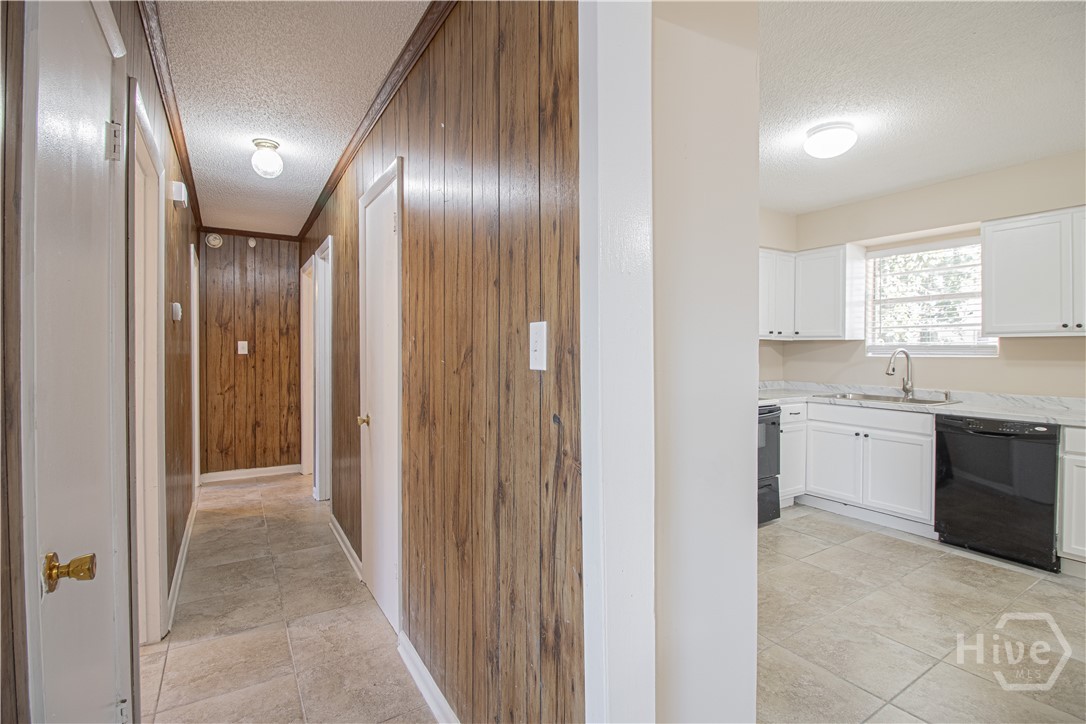 7116 Skidaway Road Savannah, GA 31406 - Photo 6 of 27