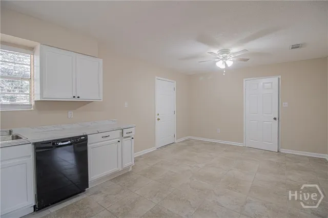 $1,800 | 7116 Skidaway Road, Savannah, GA 31406