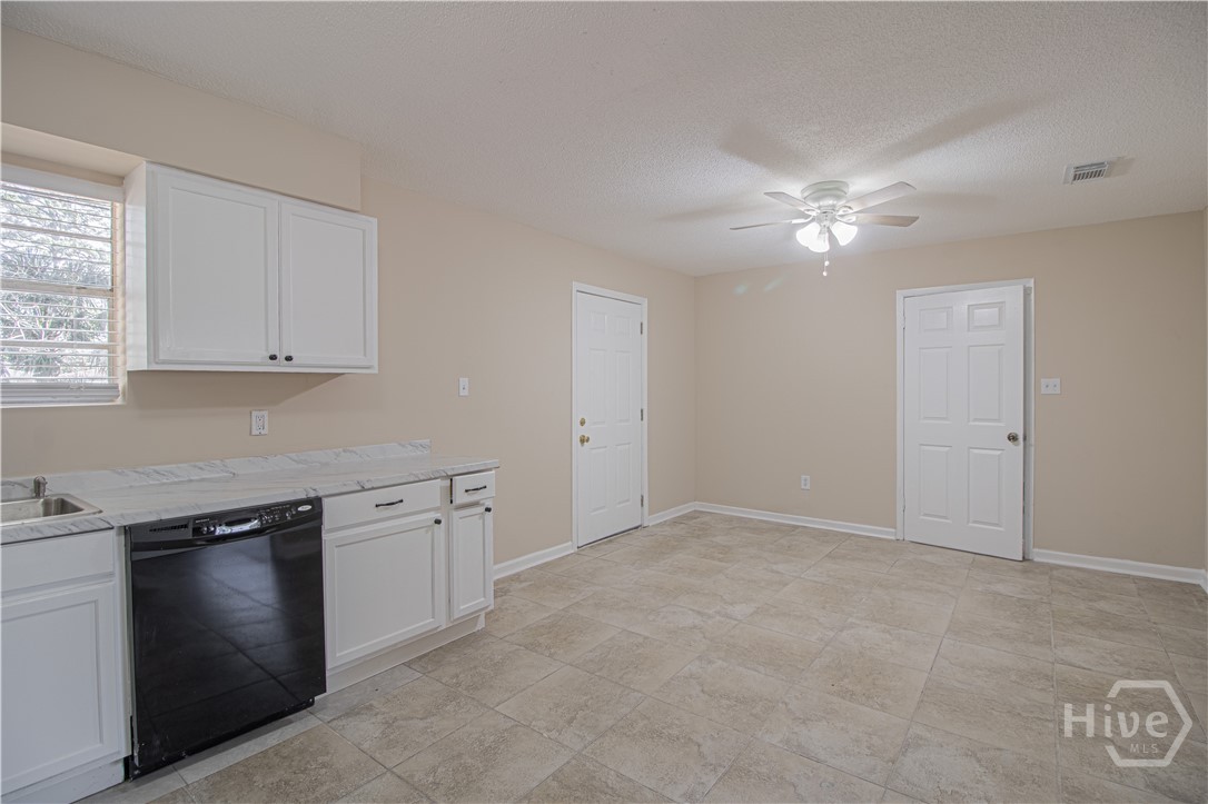 7116 Skidaway Road Savannah, GA 31406 - Photo 8 of 27