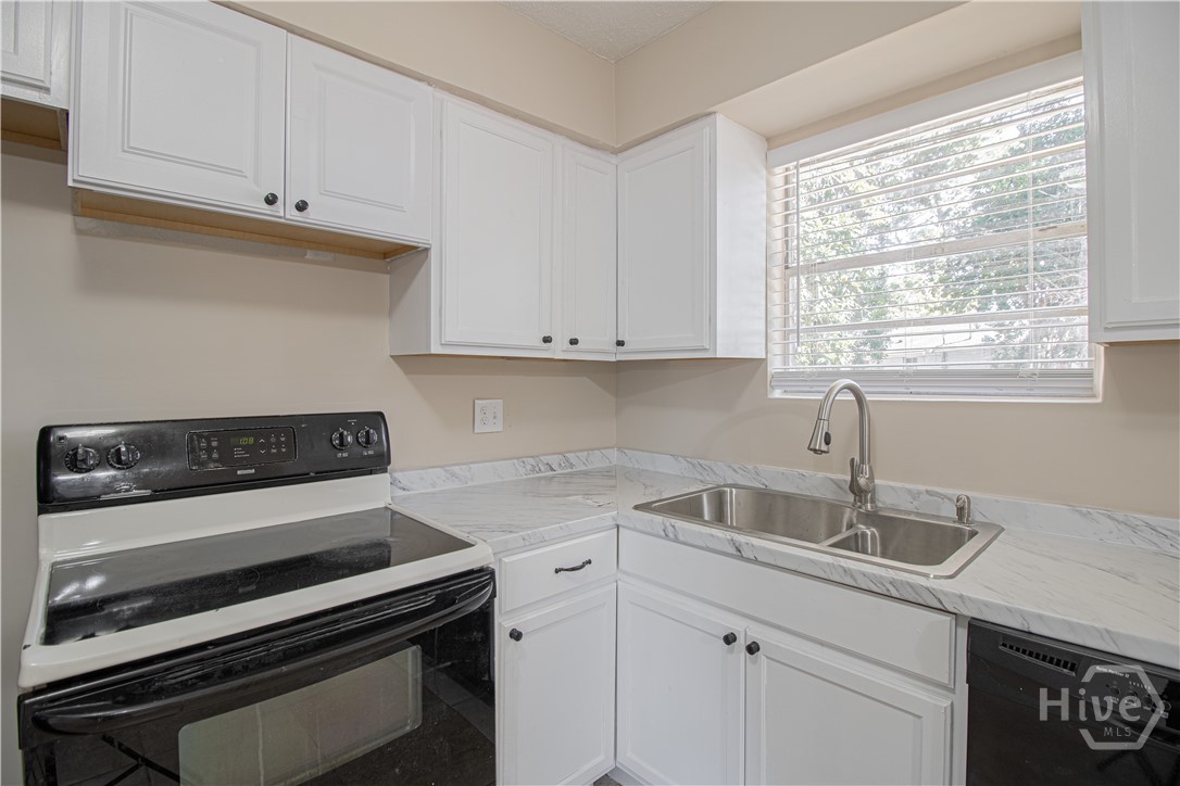 7116 Skidaway Road Savannah, GA 31406 - Photo 9 of 27