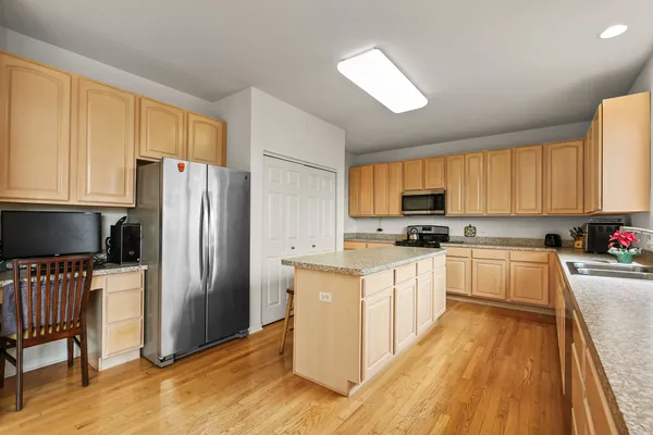 $5,000 | 2311 Hazeltime Drive, Vernon Hills, IL 60061