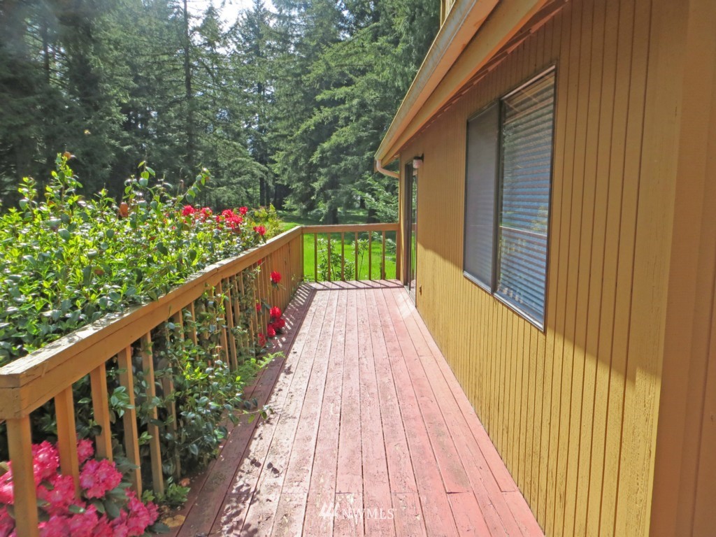 16830 Ty Lane Southwest Rochester, WA 98579 - Photo 4 of 22
