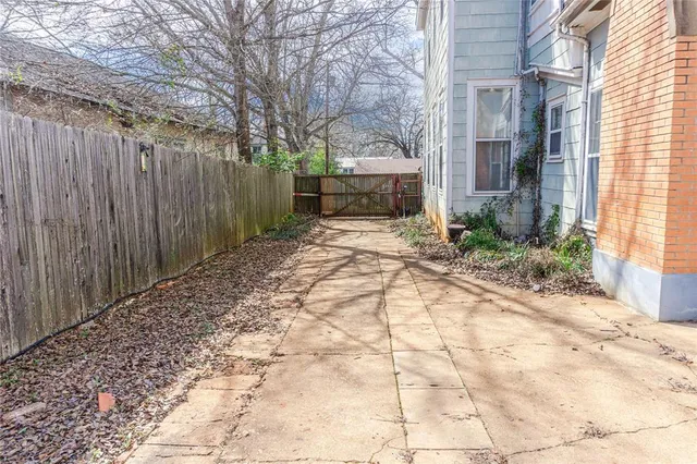 $225,000 | 710 South Magnolia Street, Palestine, TX 75801