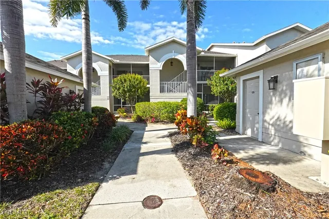 $246,000 | 14520 Hickory Hill Court, Unit 813, Fort Myers, FL 33912
