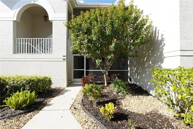 $246,000 | 14520 Hickory Hill Court, Unit 813, Fort Myers, FL 33912