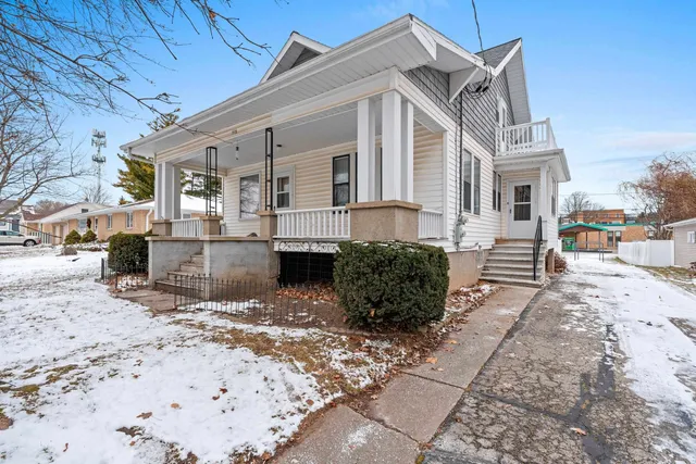 $254,900 | 163 Summit Street, Pulaski, WI 54162