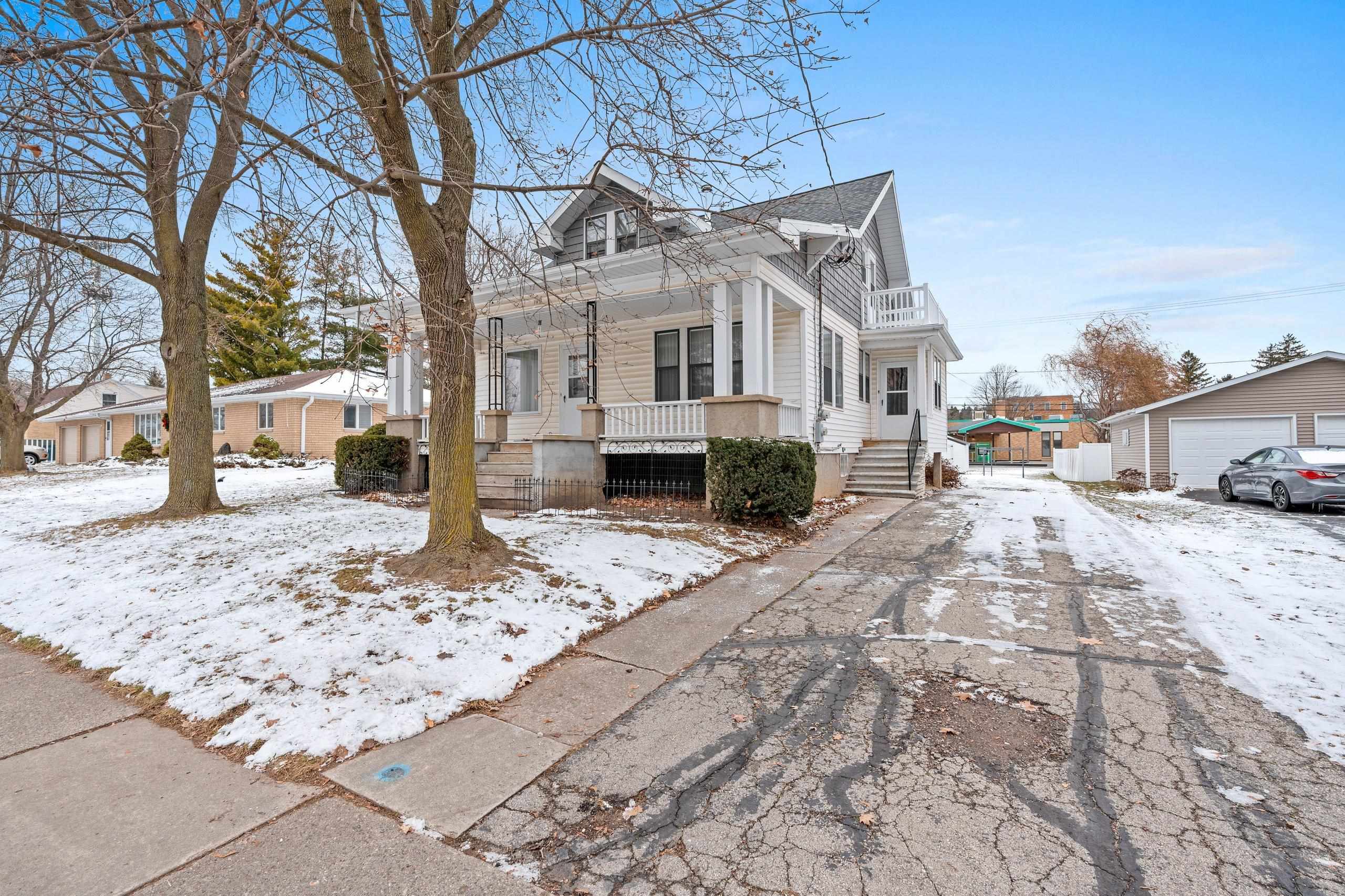 163 Summit Street Pulaski, WI 54162 - Photo 3 of 41