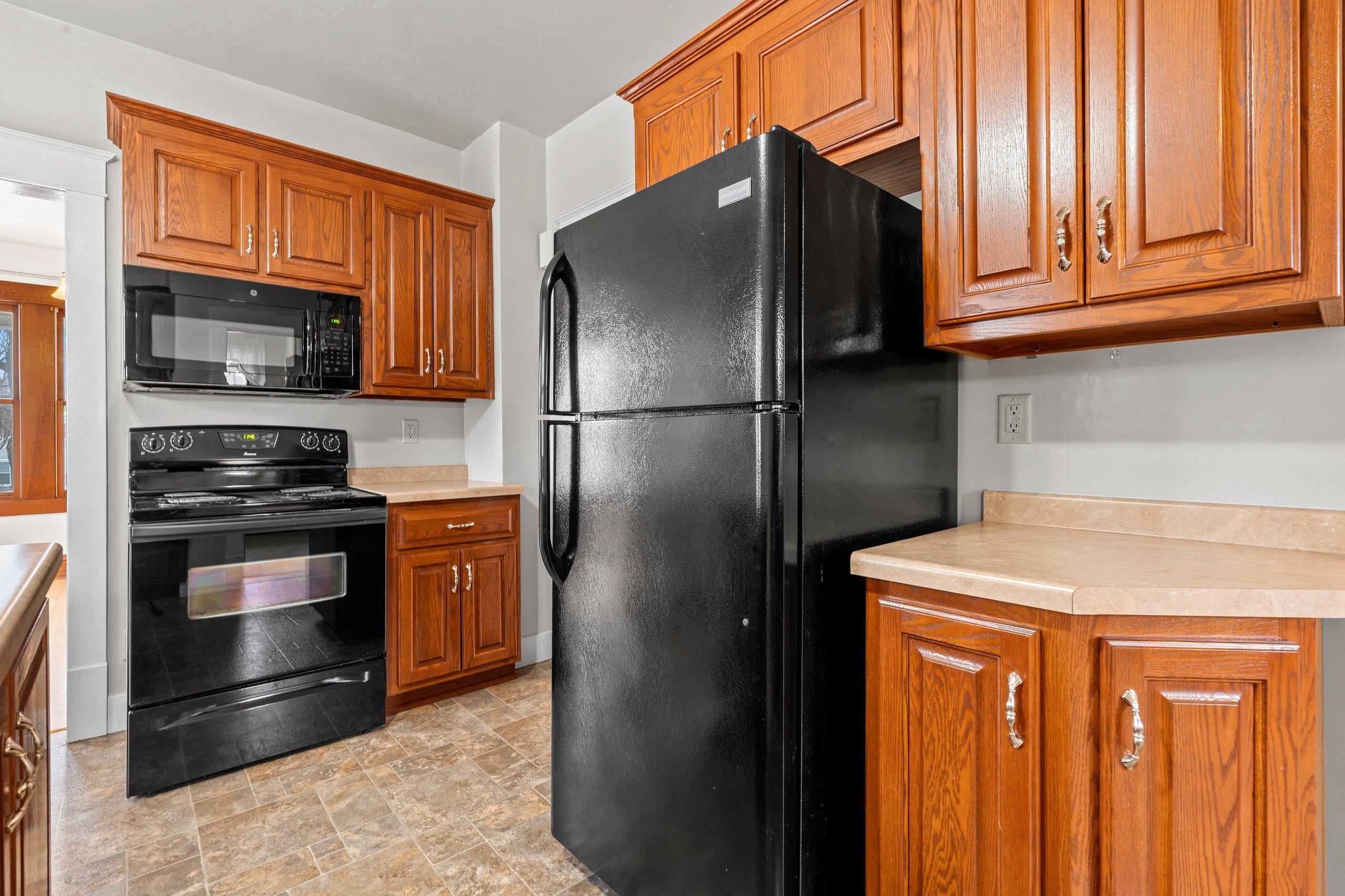 163 Summit Street Pulaski, WI 54162 - Photo 10 of 41