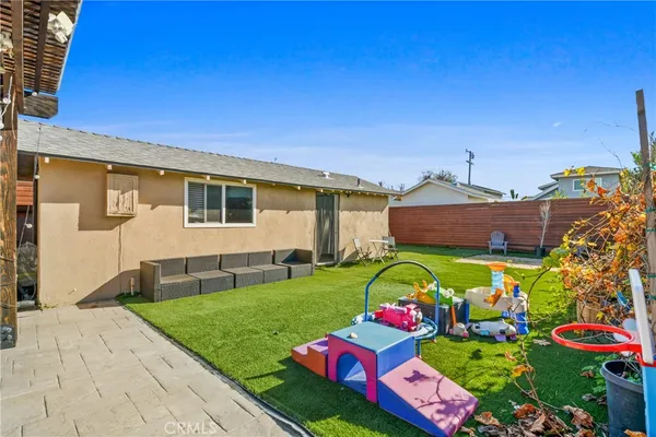 $749,900 | 9424 Los Angeles Street, Bellflower, CA 90706