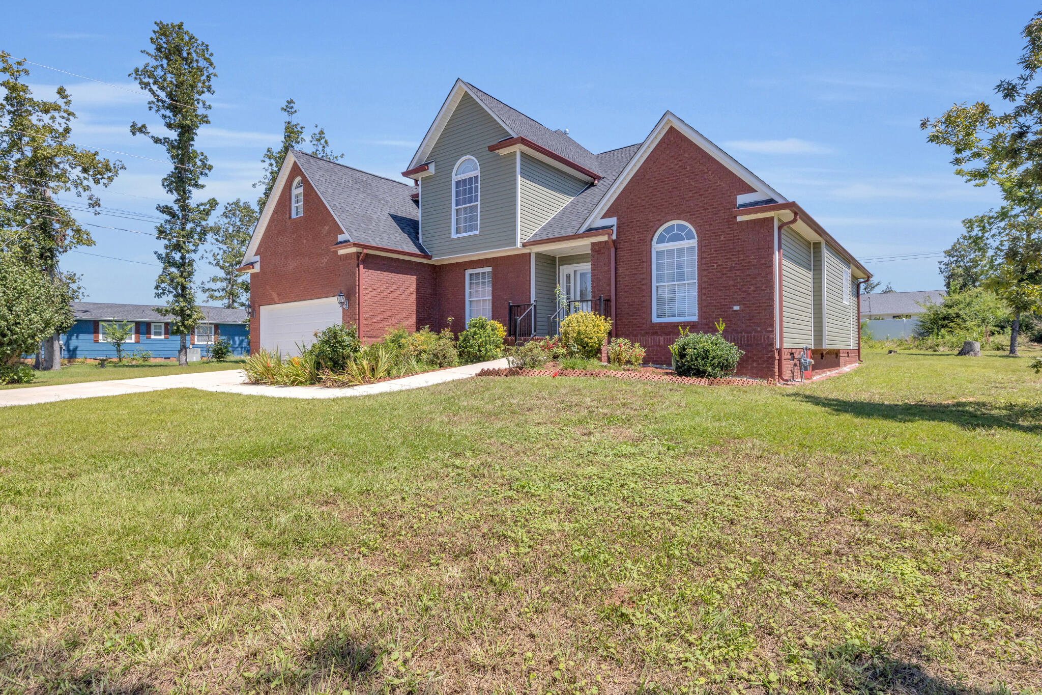 2240 Launcelot Road Chattanooga, TN 37421 - Photo 2 of 31 4T1A8848