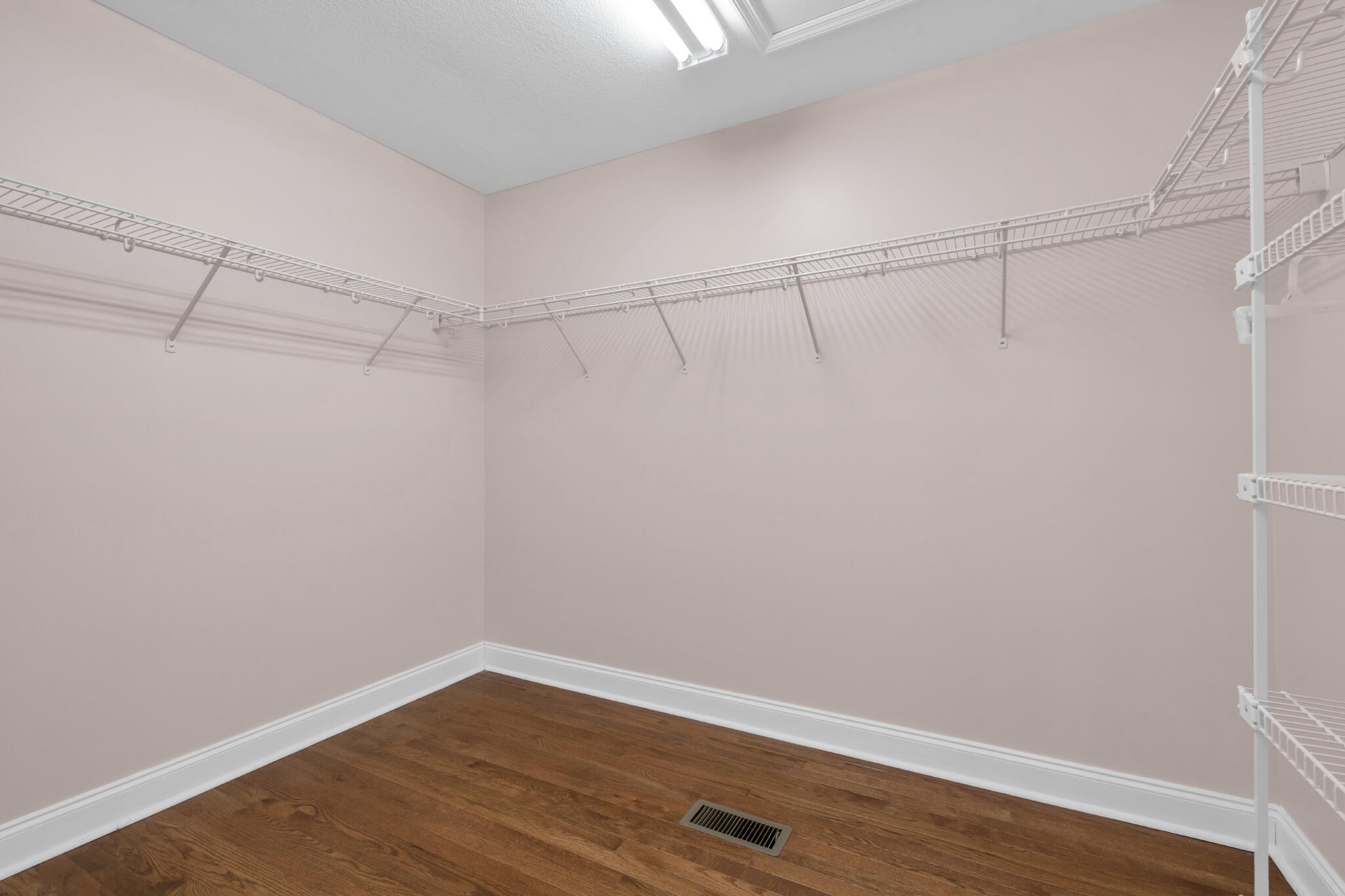 2240 Launcelot Road Chattanooga, TN 37421 - Photo 19 of 31 4T1A8754