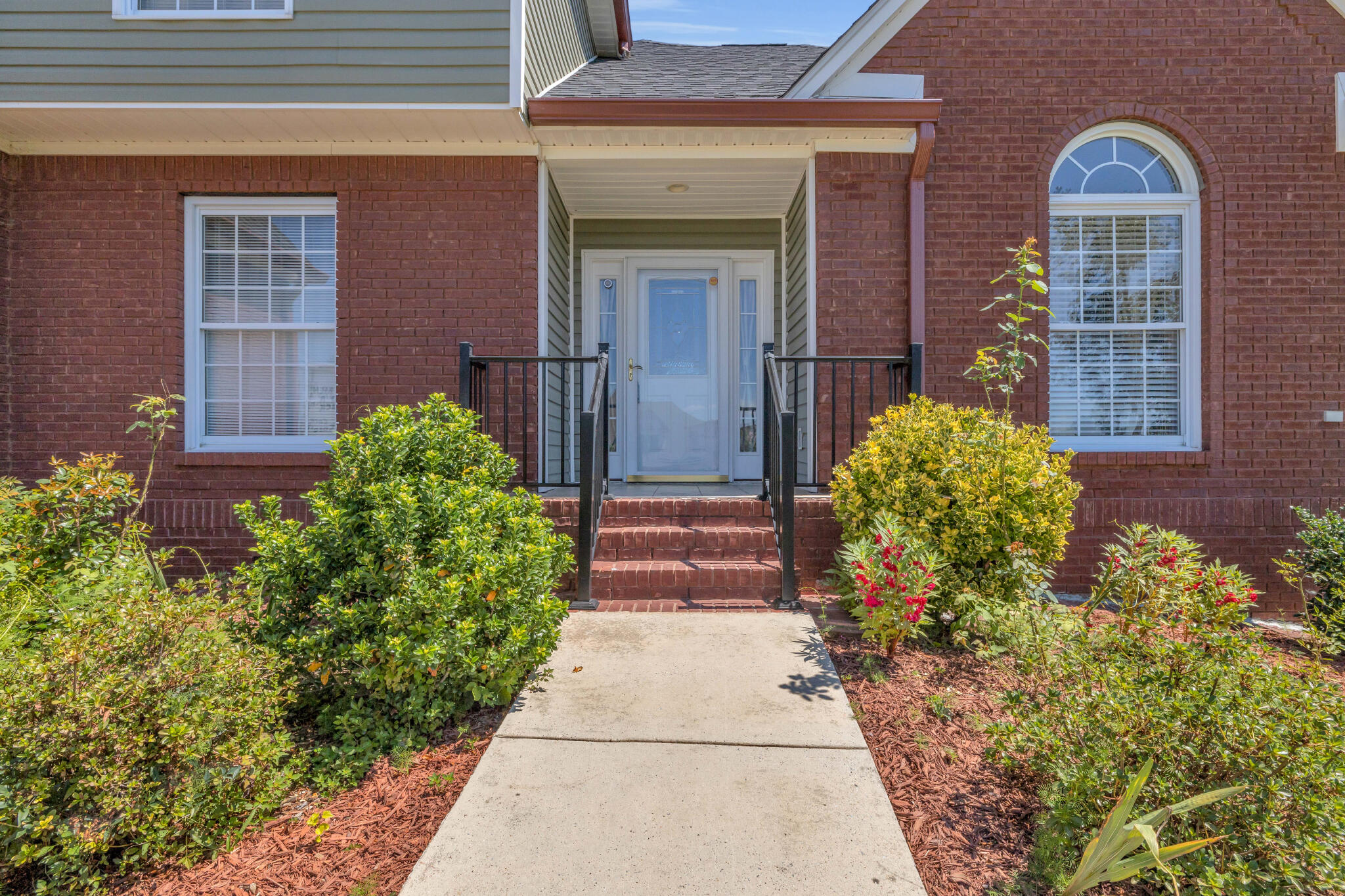 2240 Launcelot Road Chattanooga, TN 37421 - Photo 3 of 31 4T1A8857