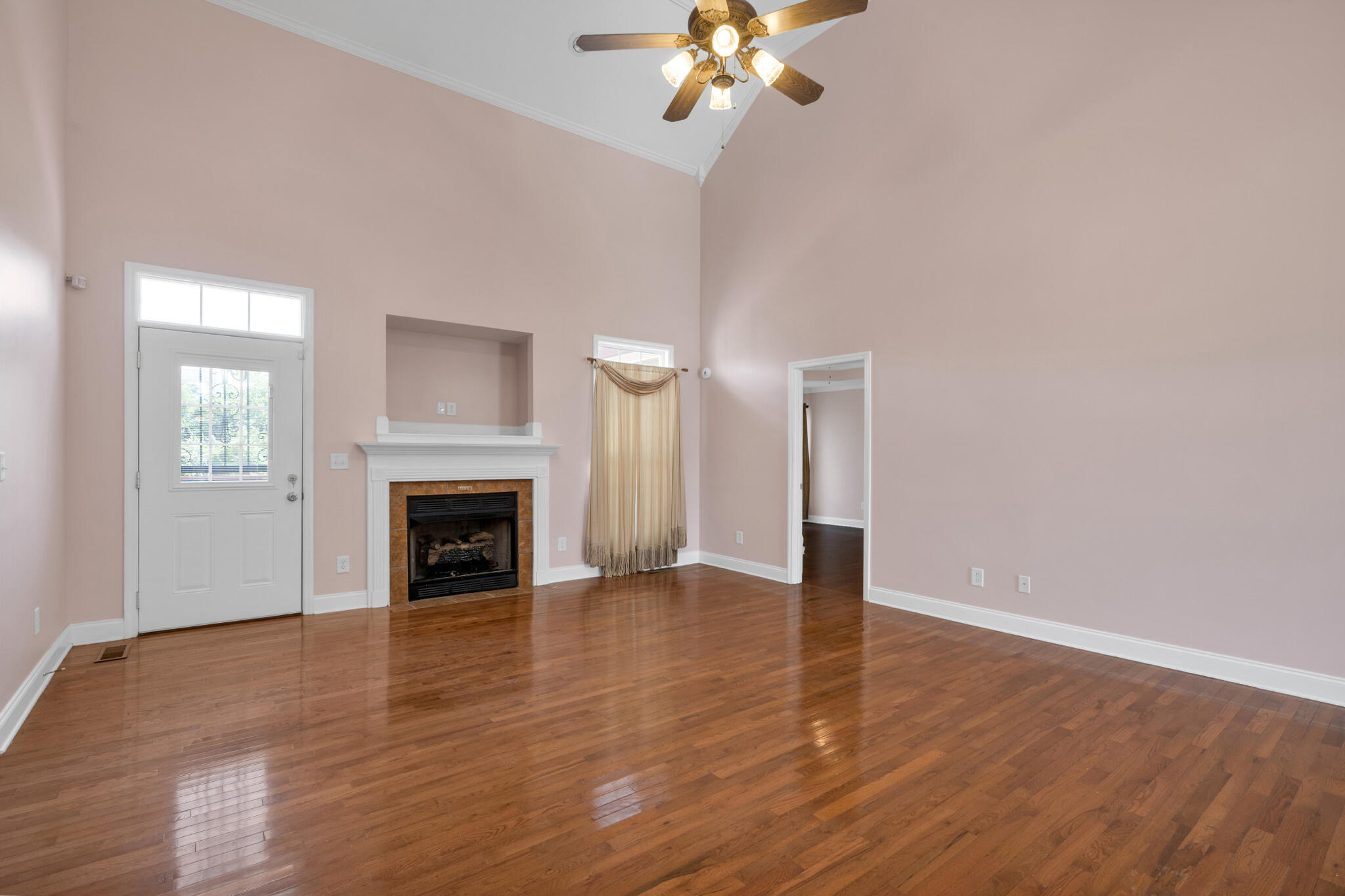 2240 Launcelot Road Chattanooga, TN 37421 - Photo 4 of 31 4T1A8709