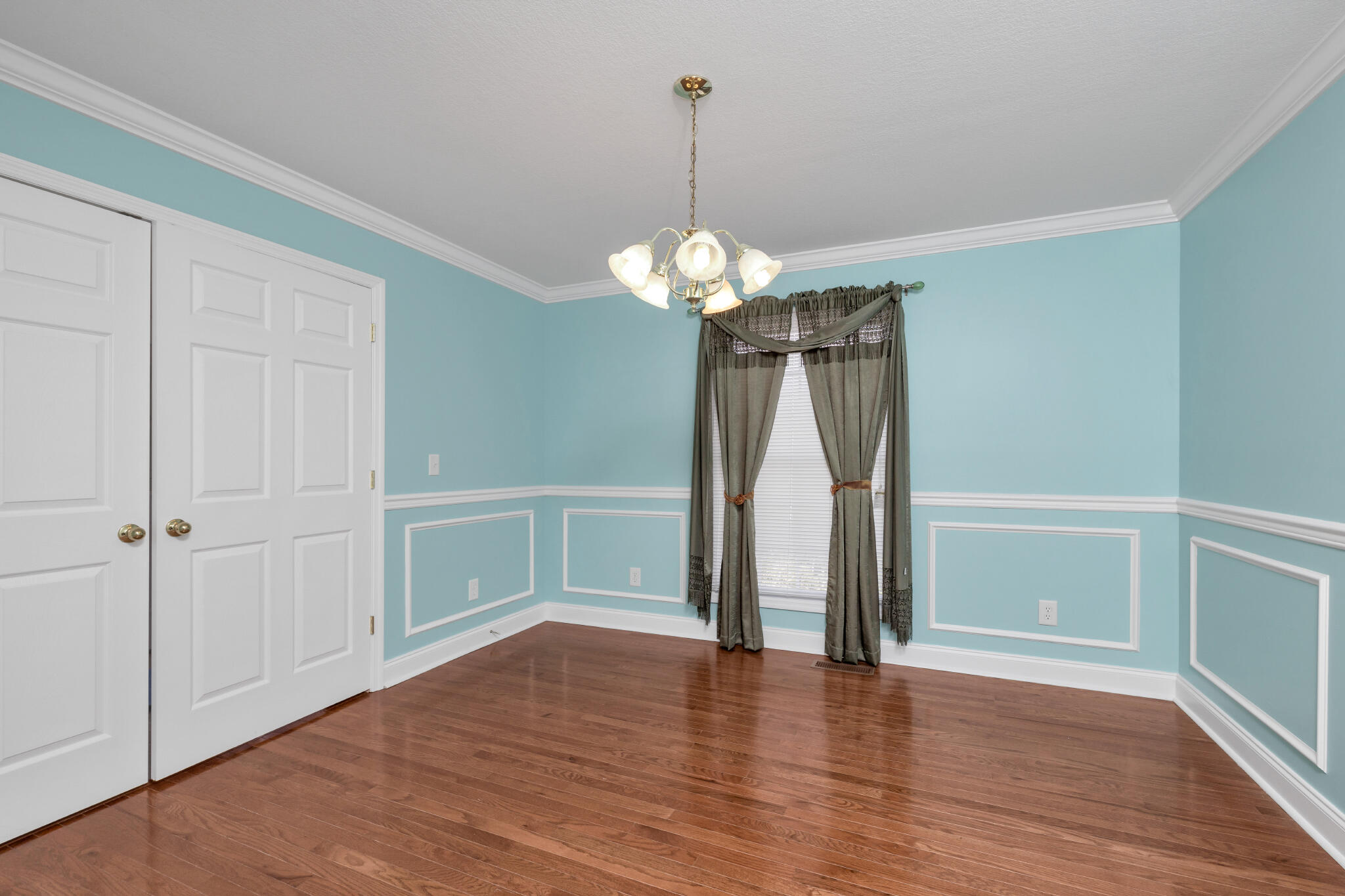 2240 Launcelot Road Chattanooga, TN 37421 - Photo 6 of 31 4T1A8718
