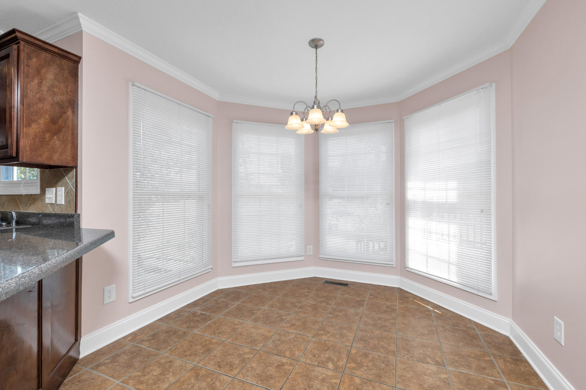 2240 Launcelot Road Chattanooga, TN 37421 - Photo 10 of 31 4T1A8779