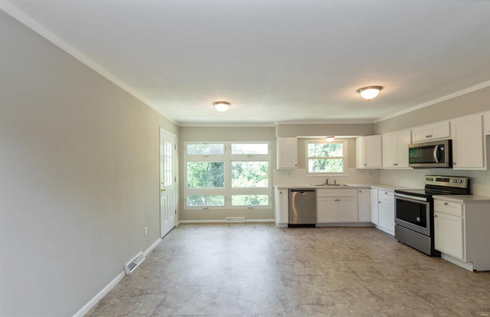 1029 Villa Ridge Way Collinsville, IL 62234 - Photo 7 of 22 Gallery Image 7