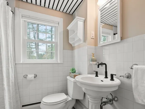 $997,000 | 40 Mohawk Drive, Acton, MA 01720