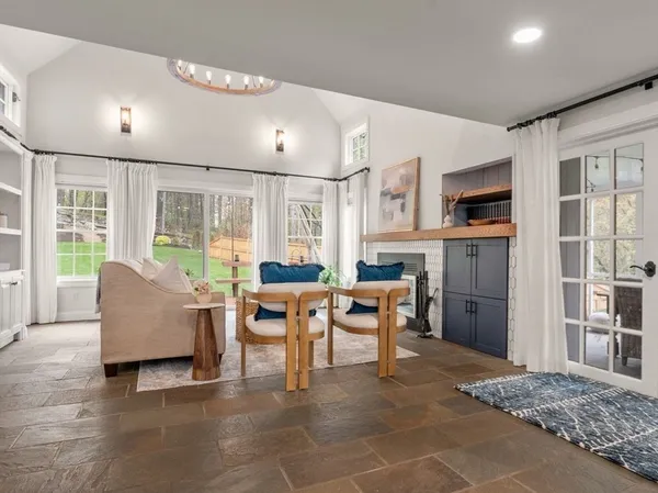 $997,000 | 40 Mohawk Drive, Acton, MA 01720