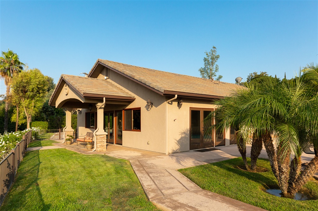 1291 Summit Place Escondido, CA 92025 - Photo 12 of 25